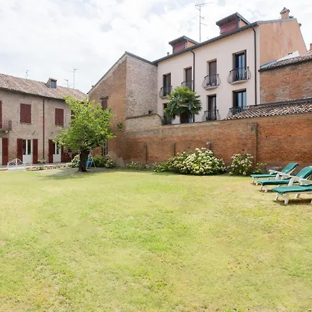 Homestay szállás Palazzo Sabbioni Del Conte Elegant In Old Monastery Center Ferrara
